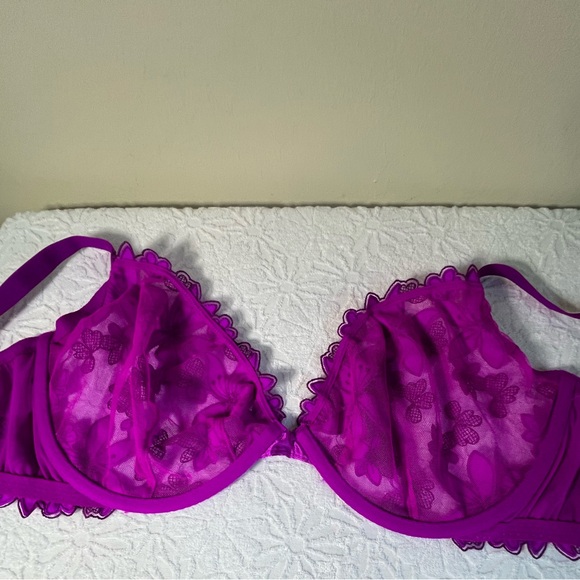 Victoria's Secret Vibrant Purple Floral Bra - Picture 4 of 6